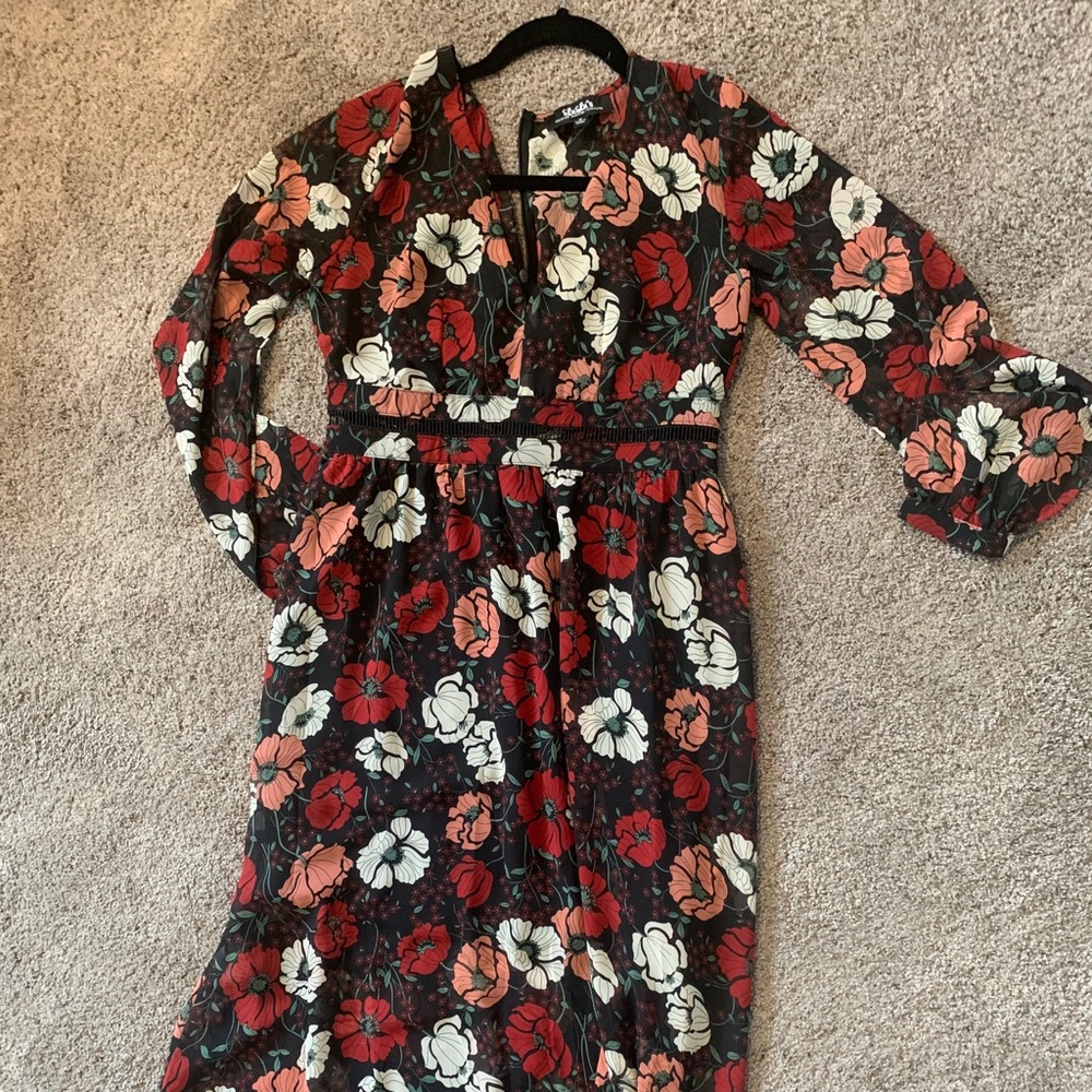 Lulus floral maxi dress - never worn